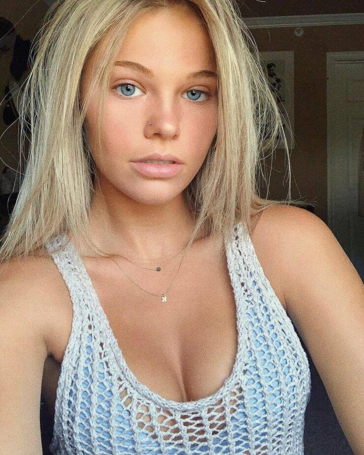 What’s Sexier: Fishnets Or Mesh?