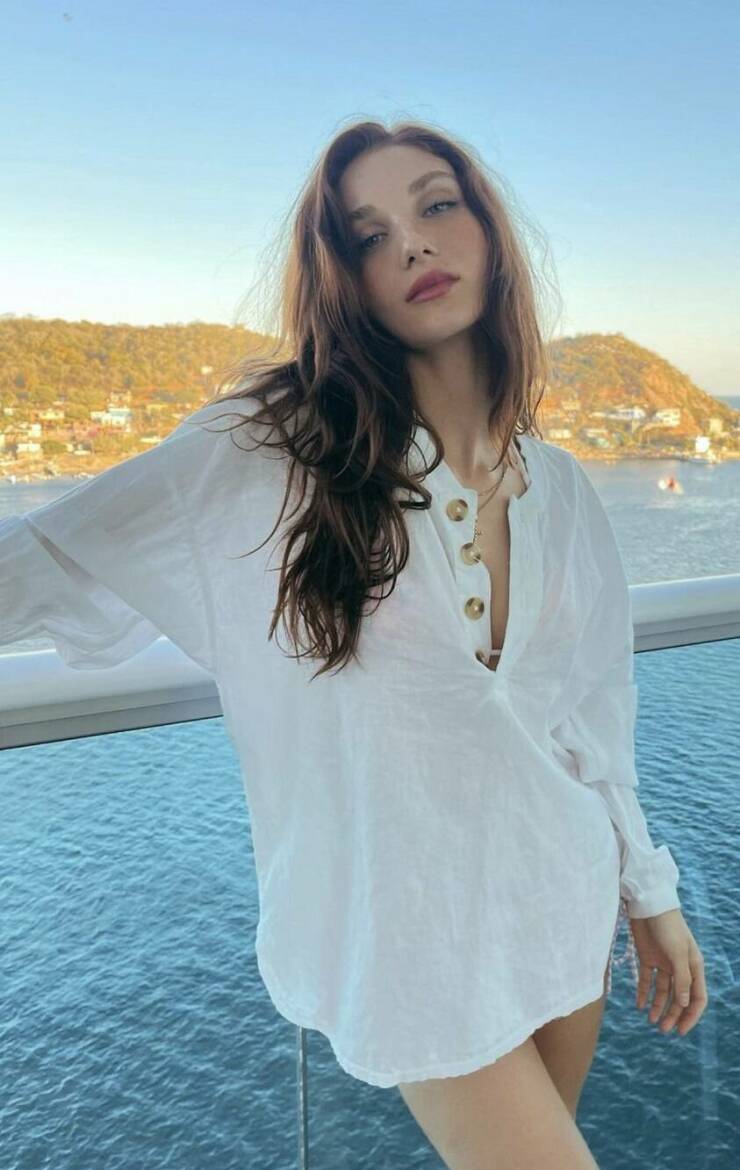 These Brunettes Are Irresistible!