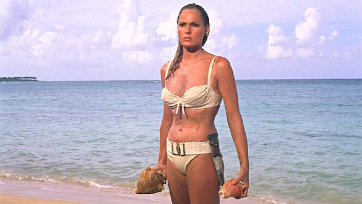 Some Of The Greatest Bikini Movie Moments!