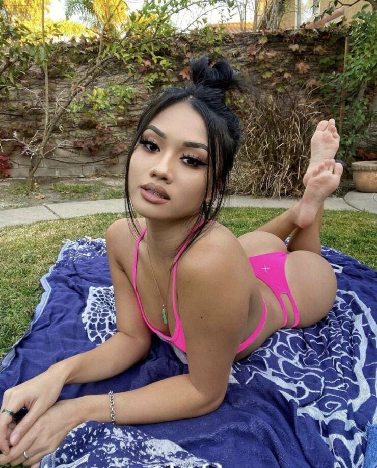 woah is that butts over backs 48 pics 24.html - 48 HD Photos | Premium Gallery 2022