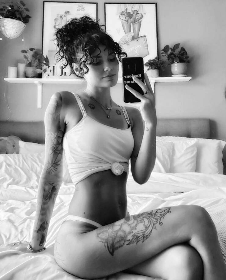 behind the mirror 50 pics 4.html - 50 HD Photos | Premium Gallery 2022