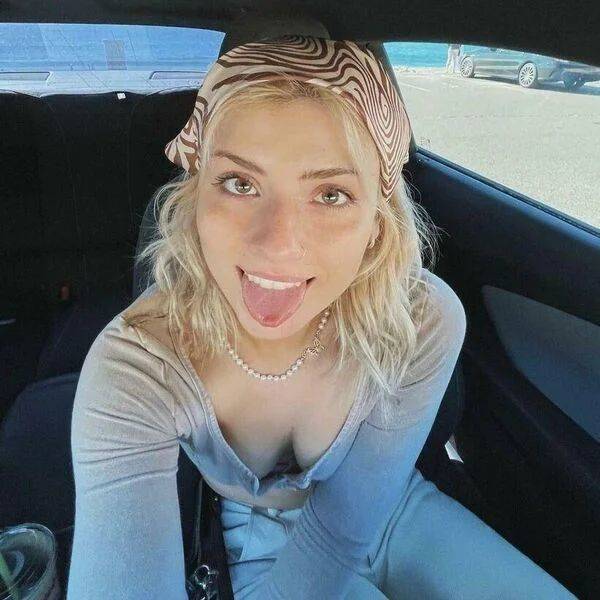 tongues out 41 pics 16.html - 41 HD Photos | Premium Gallery 2022