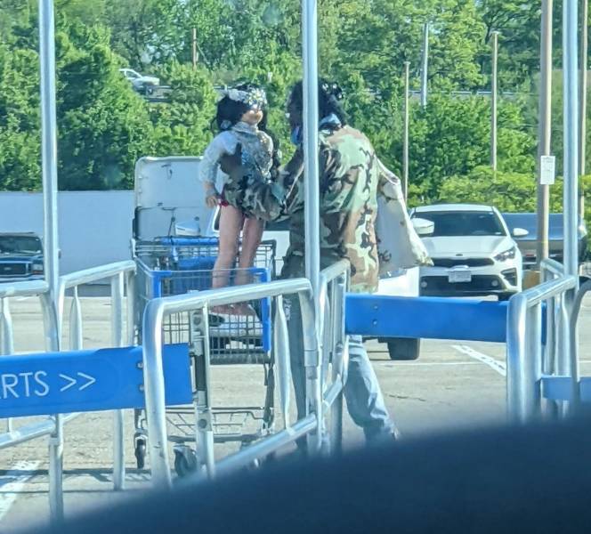 walmart is a wild place 44 pics 18.html - 44 HD Photos | Premium Gallery 2022