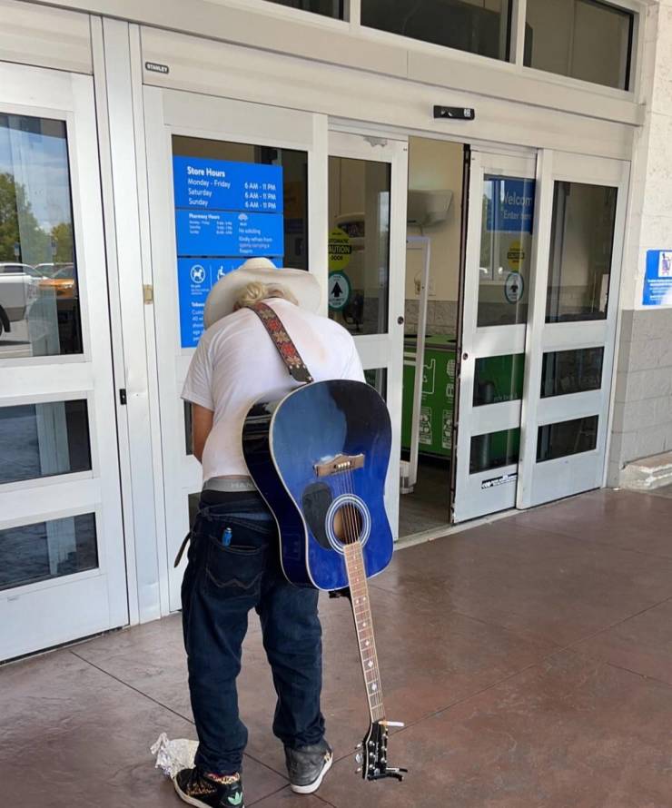 “Walmart” Is A Wild Place…