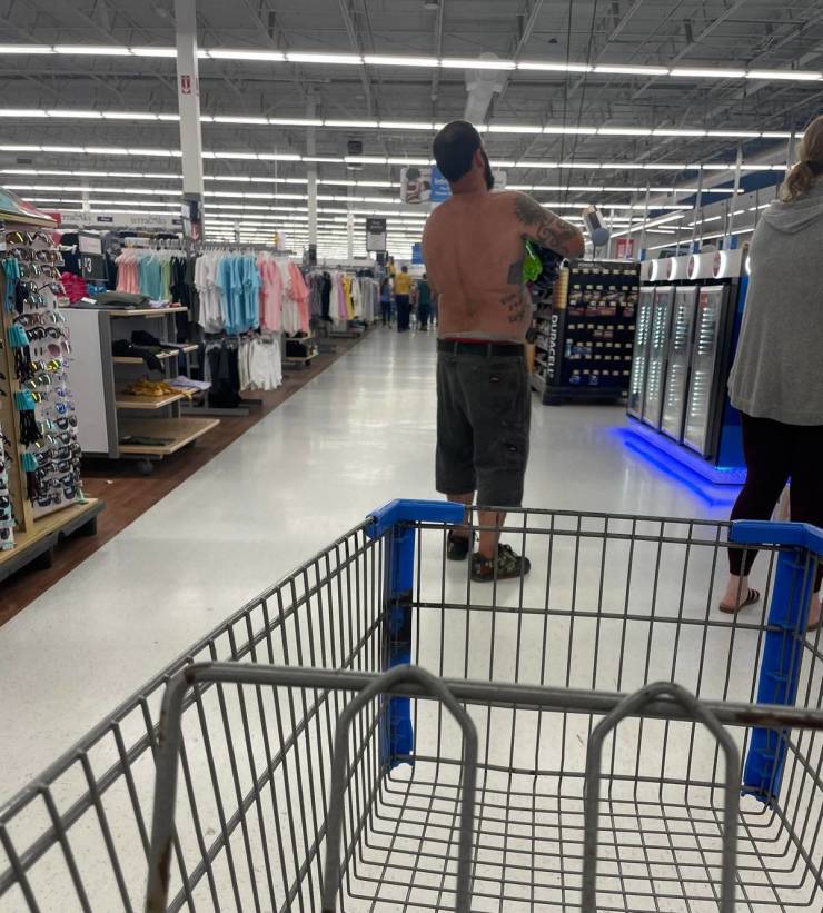 walmart is a wild place 44 pics 18.html - 44 HD Photos | Premium Gallery 2022
