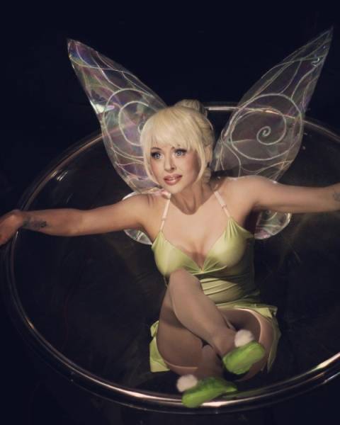 Cosplay? No, Sexy Cosplay!