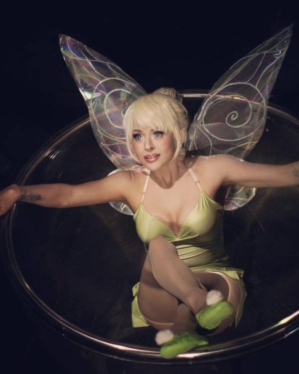 Cosplay? No, Sexy Cosplay!