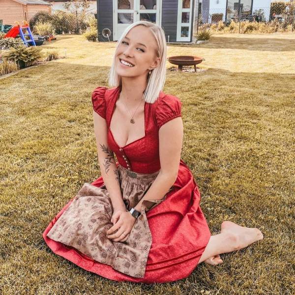 Sexy Oktoberfest Girls!