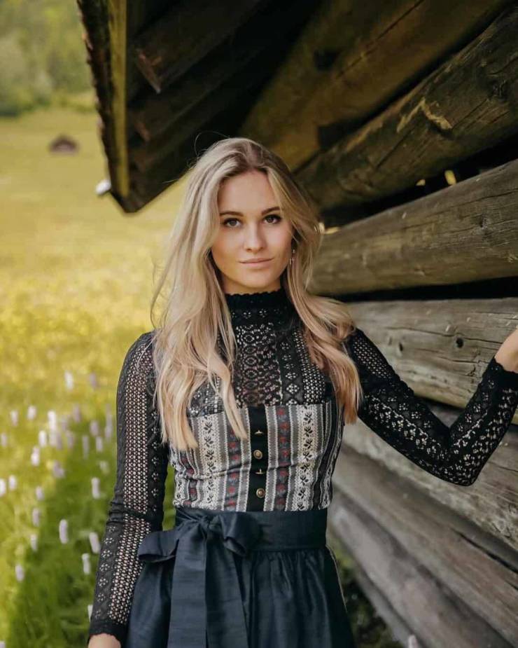 Sexy Oktoberfest Girls!