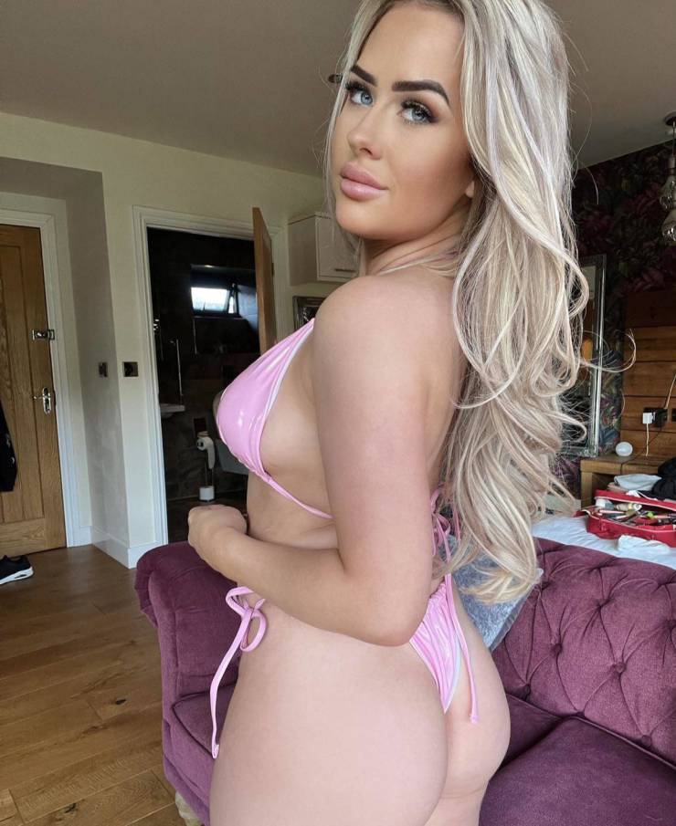 Side Boob Extravaganza