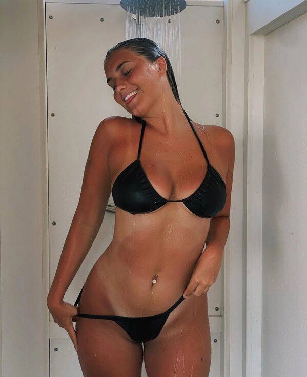 These Are Some Playful Tongues!