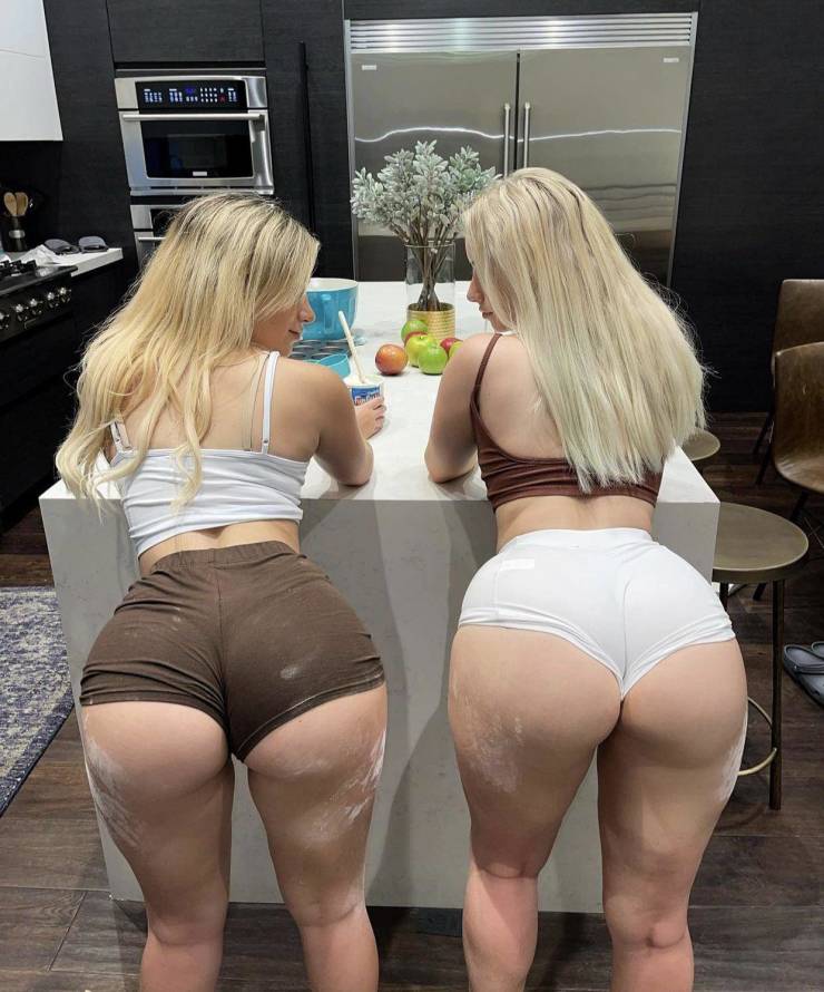 The Sexiest Backs You’ll See Today!