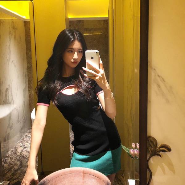 Wanna See Some Asian Beauty?