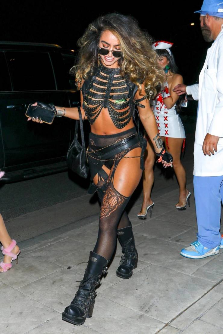 Sommer Ray’s Sexy Outfit