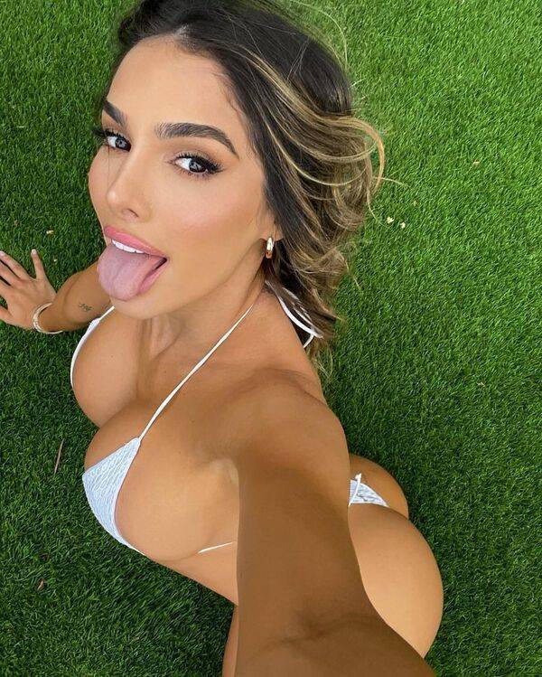 These Are Some Playful Tongues!