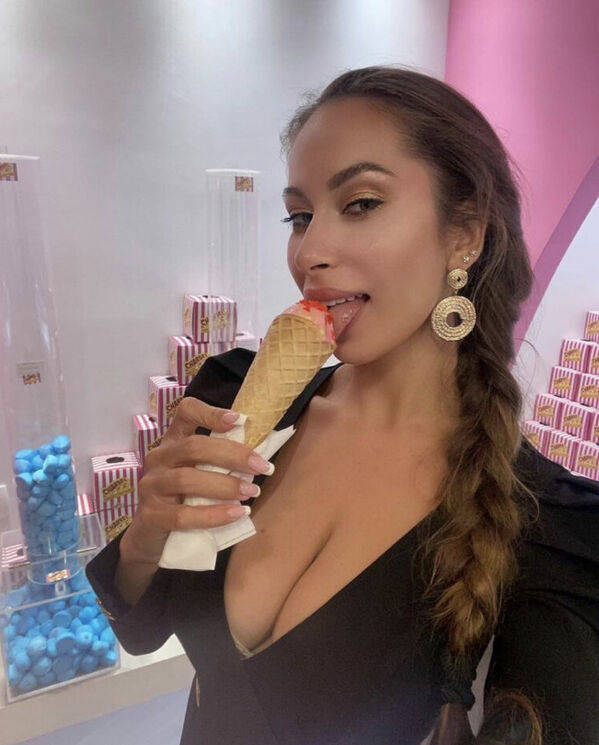 these are some playful tongues 40 pics 19.html - 40 HD Photos | Premium Gallery 2022