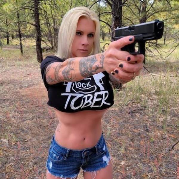 sexy girls with some serious firearms 56 pics 2.html - 56 HD Photos | Premium Gallery 2022