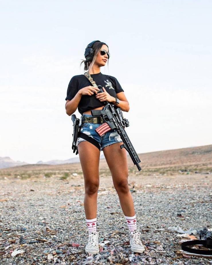 sexy girls with some serious firearms 56 pics 2.html - 56 HD Photos | Premium Gallery 2022