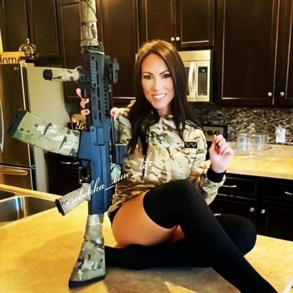 guns and girls a powerful combination 40 pics 8.html - 40 HD Photos | Premium Gallery 2023