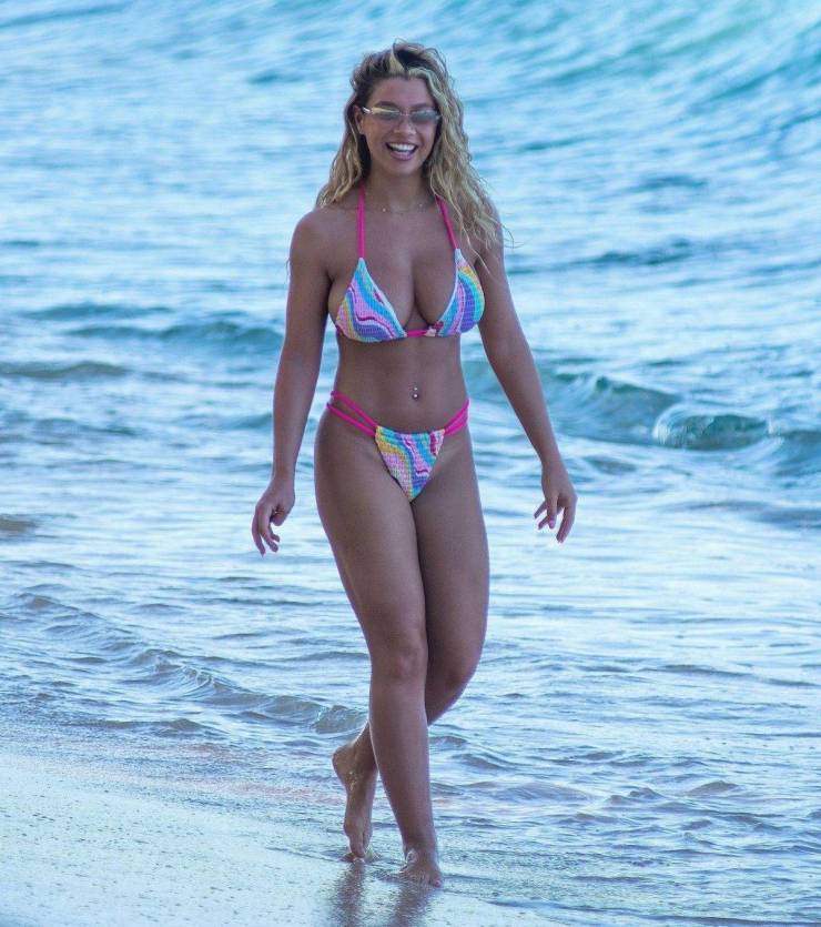 Beautiful Summer Loving Bikini Girls