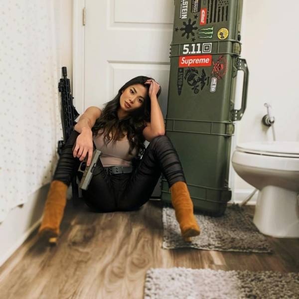 big guns and sexy girls 54 pics 3.html - 54 HD Photos | Premium Gallery 2023