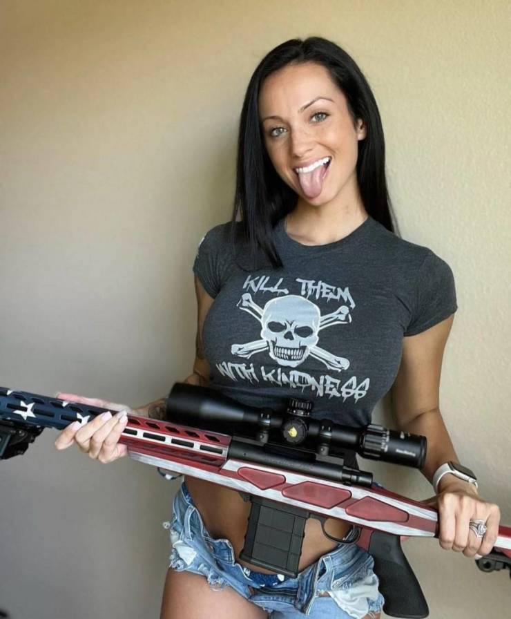 guns and girls a powerful combination 49 pics 24.html - 49 HD Photos | Premium Gallery 2023