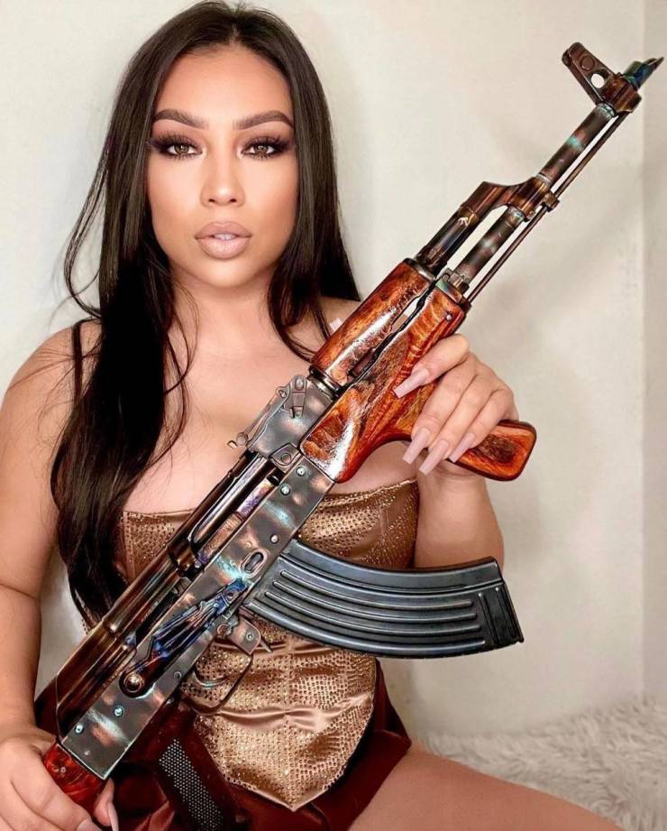 Big Guns And Sexy Girls