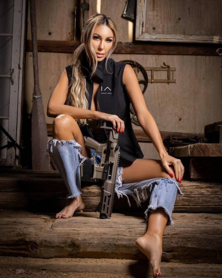 big guns and sexy girls 61 pics 3.html - 61 HD Photos | Premium Gallery 2023