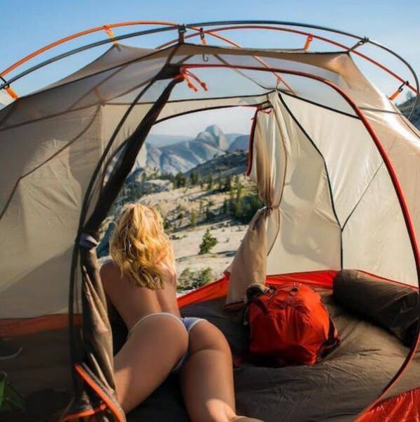 Sexy Girls And The Breathtaking Beauty Of Nature