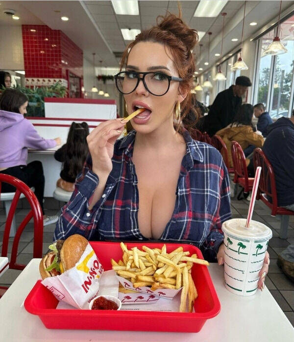 pretty eyes behind cute glasses 40 pics 5 gifs 18.html - 40 HD GIF | Premium Gallery 2023