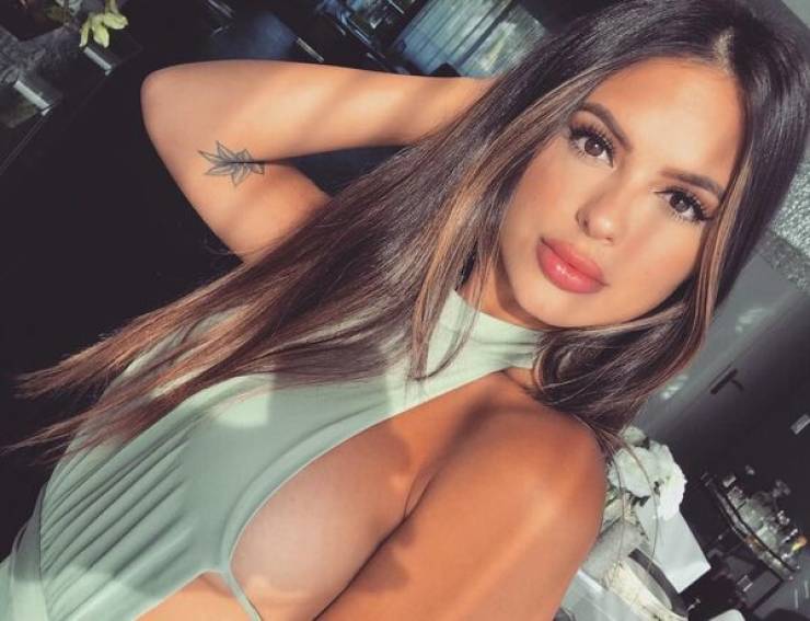 the beauty of side boobs 30 pics 15.html - 30 HD Photos | Premium Gallery 2023