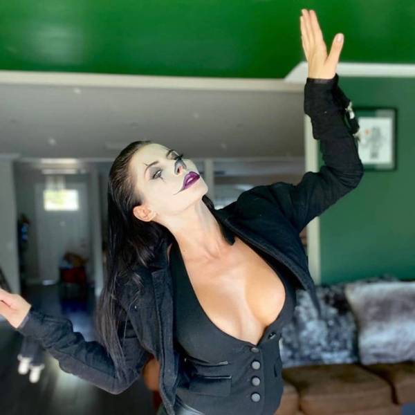 Cosplay? No, Sexy Cosplay!