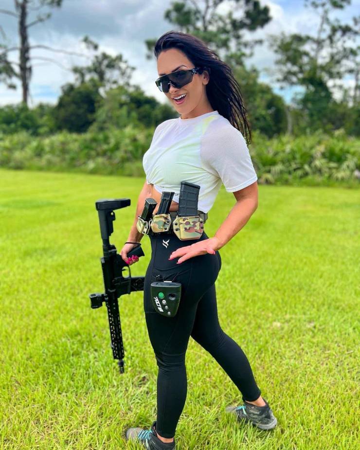 guns and girls a powerful combination 60 pics 2.html - 60 HD Photos | Premium Gallery 2023