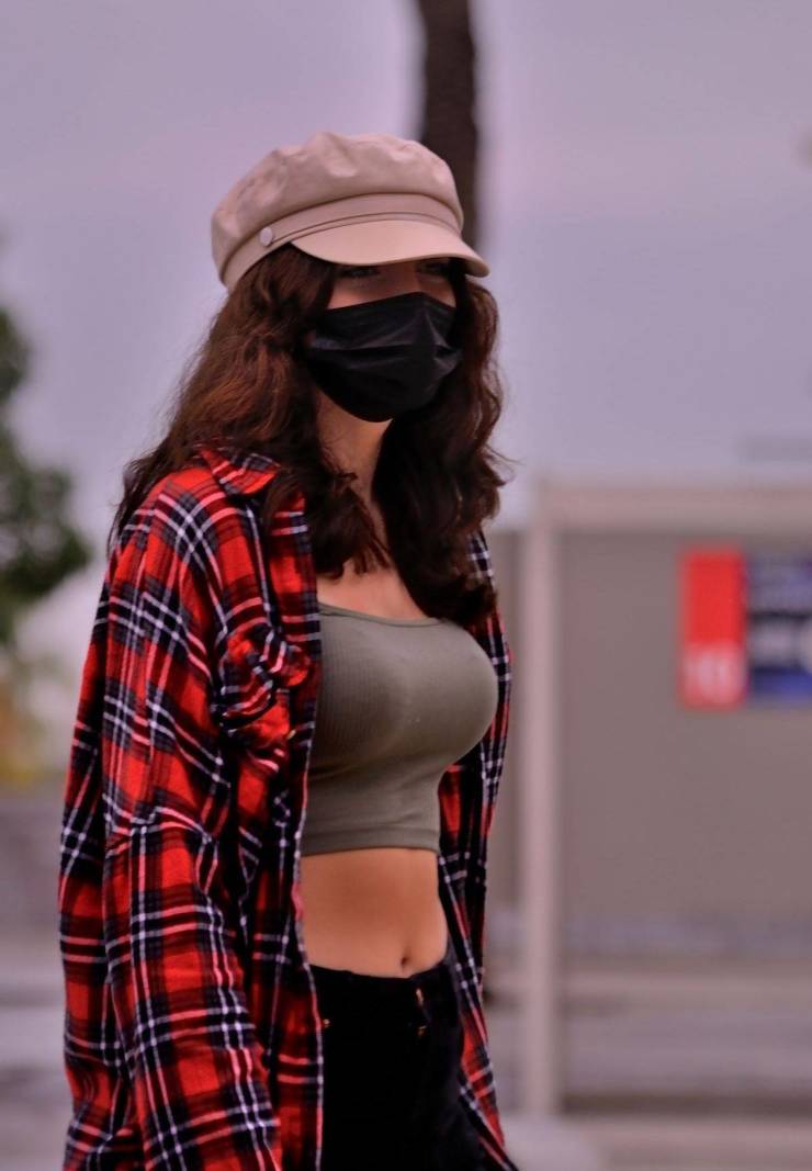 hot girls you meet on the streets 37 pics 8.html - 37 HD Photos | Premium Gallery 2023