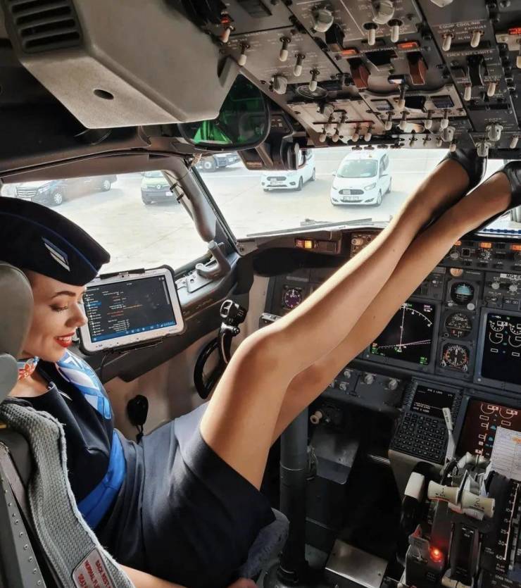 hot flight attendants with and without their uniforms 32 pics 14.html - 32 HD Photos | Premium Gallery 2023