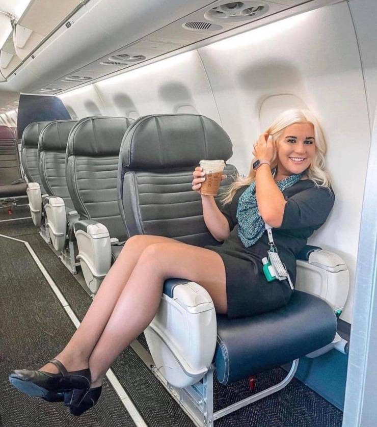 hot flight attendants with and without their uniforms 32 pics 14.html - 32 HD Photos | Premium Gallery 2023