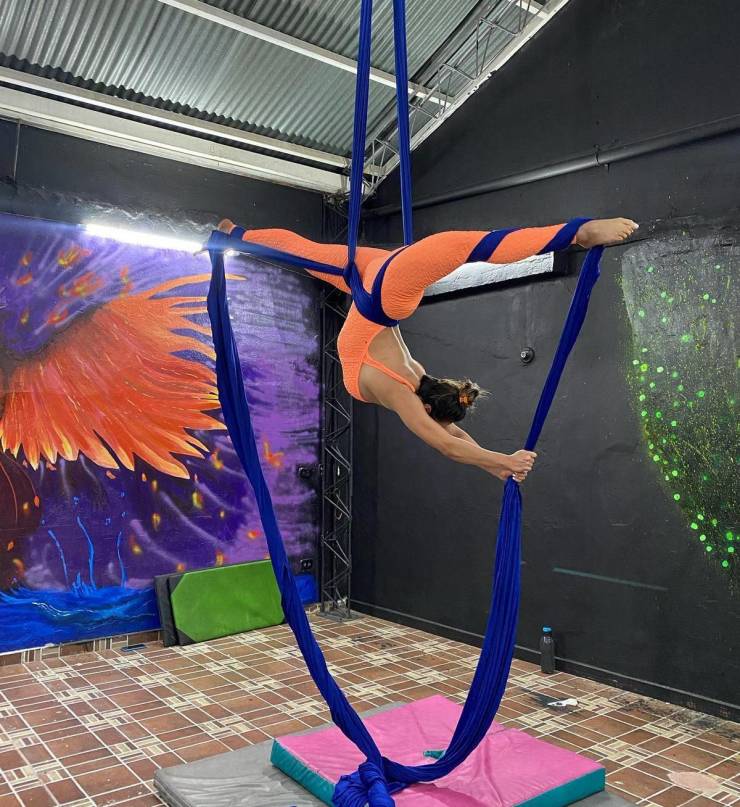 its stretching time 26 pics 4 gifs 12.html - 26 HD GIF | Premium Gallery 2023