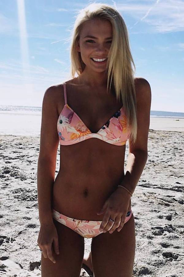 Sexy Girls In Their Sexy Thongs