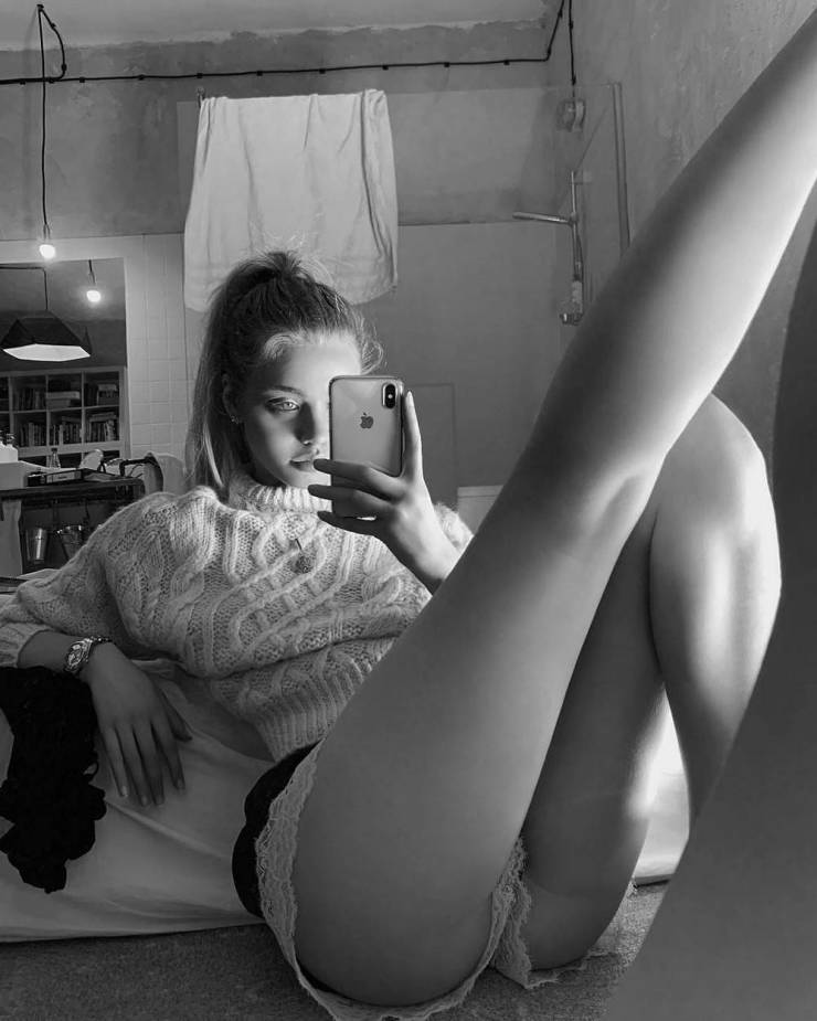 whats in the mirror 47 pics 6.html - 47 HD Photos | Premium Gallery 2023