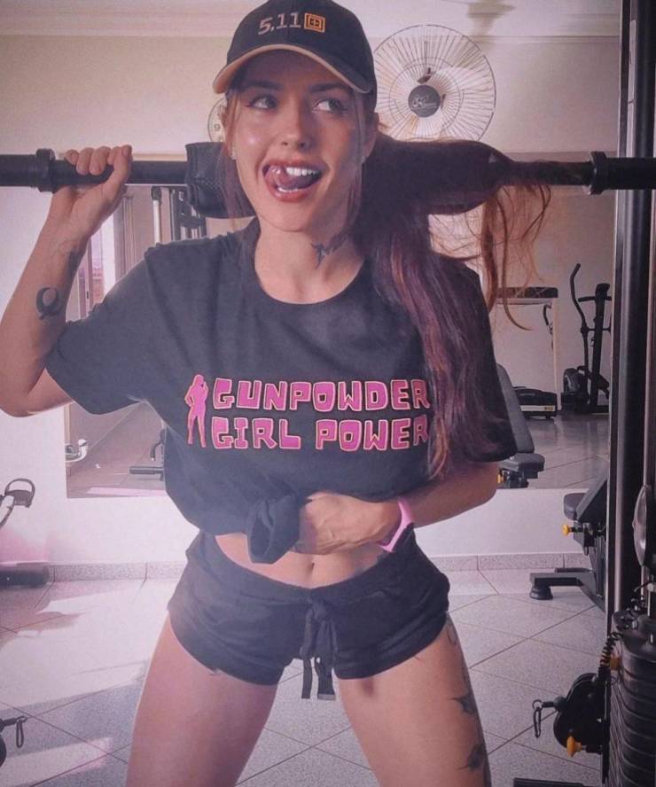 guns and girls a powerful combination 57 pics 10.html - 57 HD Photos | Premium Gallery 2023