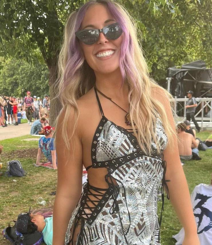 Sexy Girls At Music Festivals