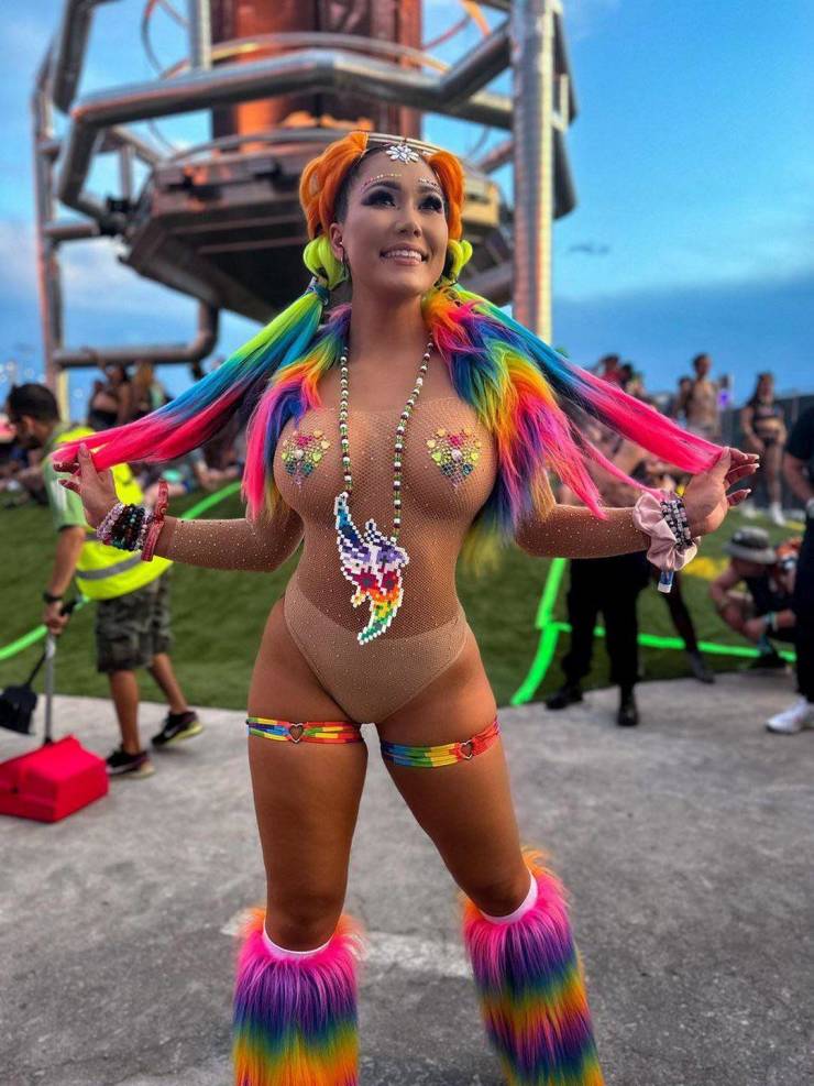 sexy girls at music festivals 41 pics 7 gifs 1.html - 41 HD GIF | Premium Gallery 2023