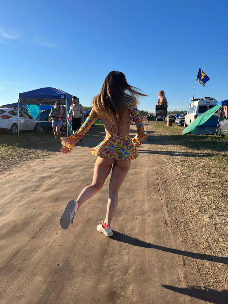 Sexy Girls At Music Festivals
