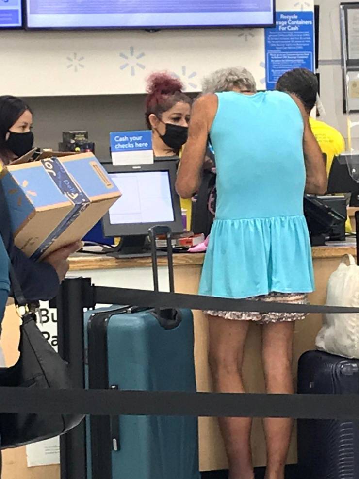 “Walmart” Customers Are Wild…