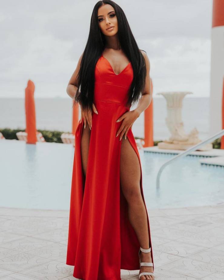 Girls, You Are Rocking That Dress!