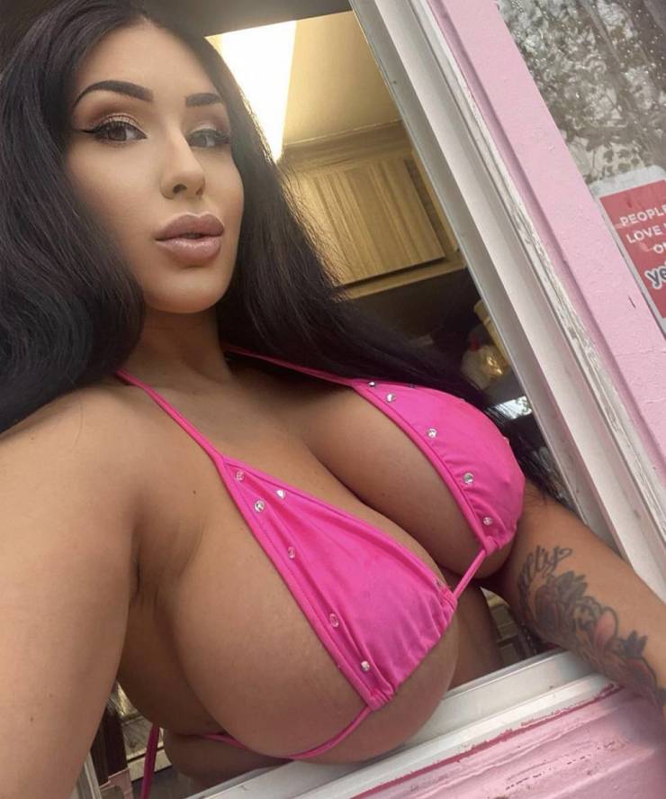 Over-whelming Under-Boobs