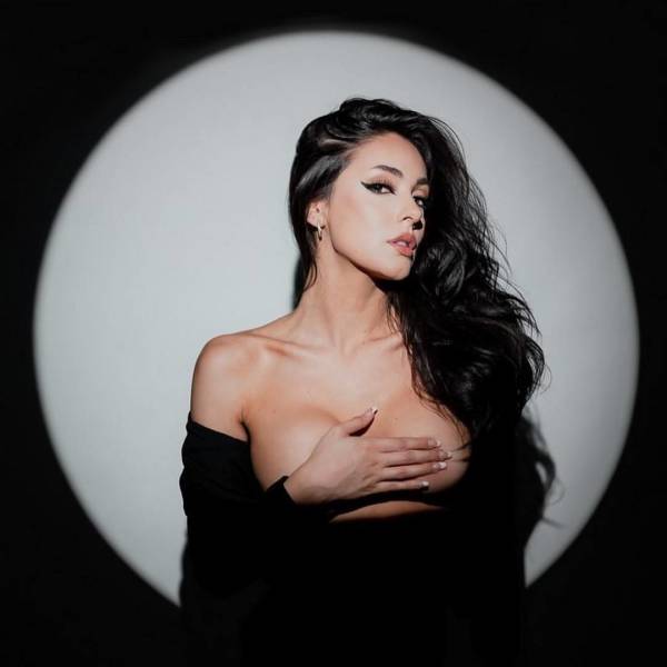 hands are the best bras 46 pics 2.html - 46 HD Photos | Premium Gallery 2023