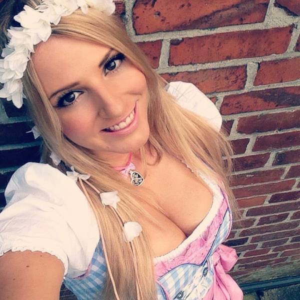 Sexy Women In Dirndls – October Festival Edition