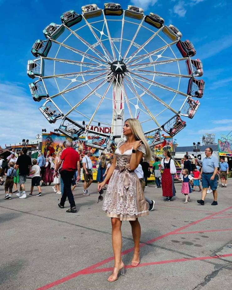 Sexy Women In Dirndls – October Festival Edition