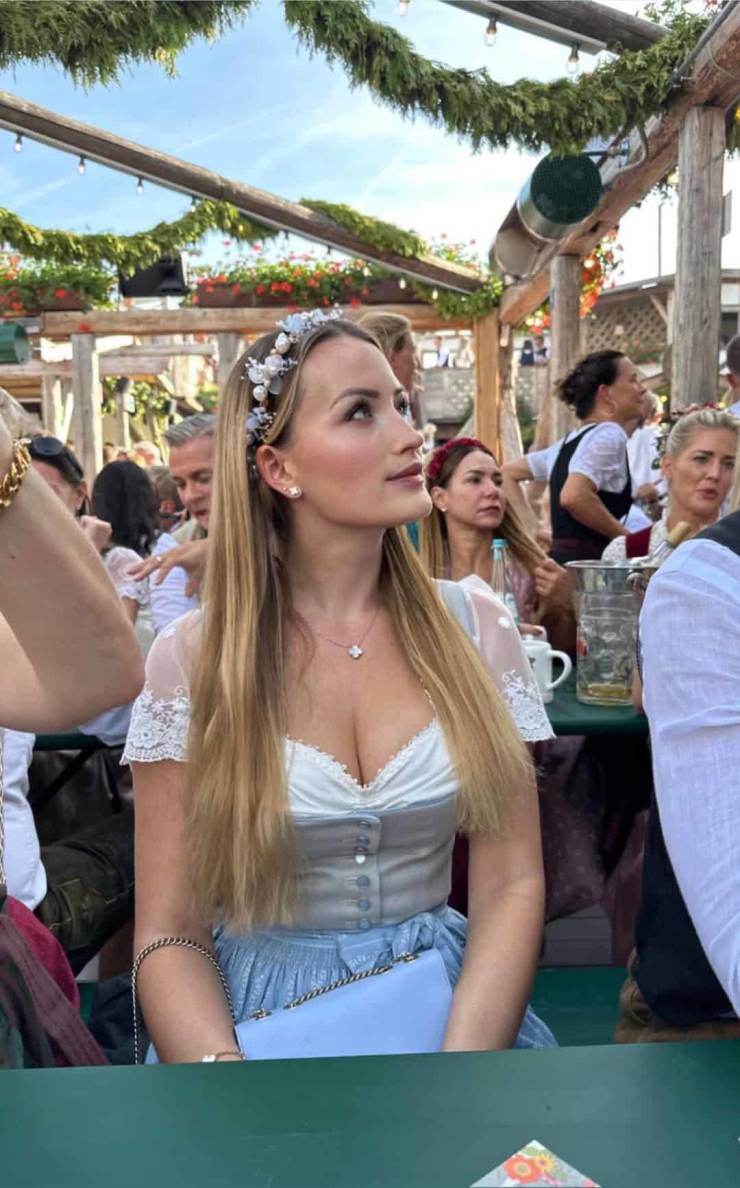Sexy Women In Dirndls – October Festival Edition